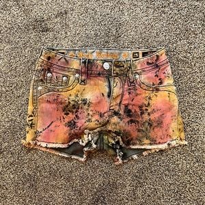 Tie dye rock revivals